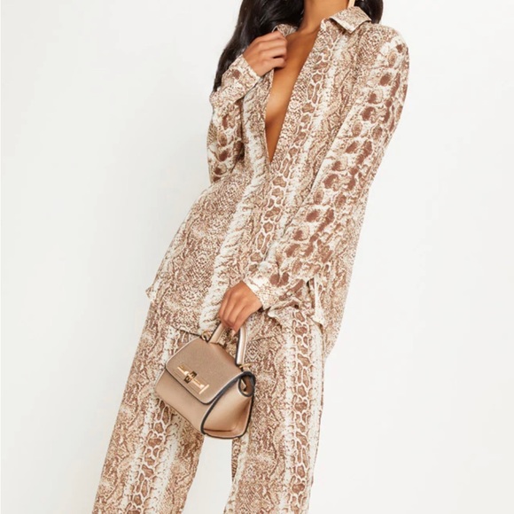 Set: Pretty Little Thing: Brown Snake Print Oversized Shirt & Pants ✨ - Picture 10 of 11